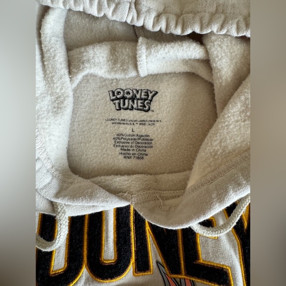 Men’s Looney Tunes Cream Hoodie - Picture 8 of 10